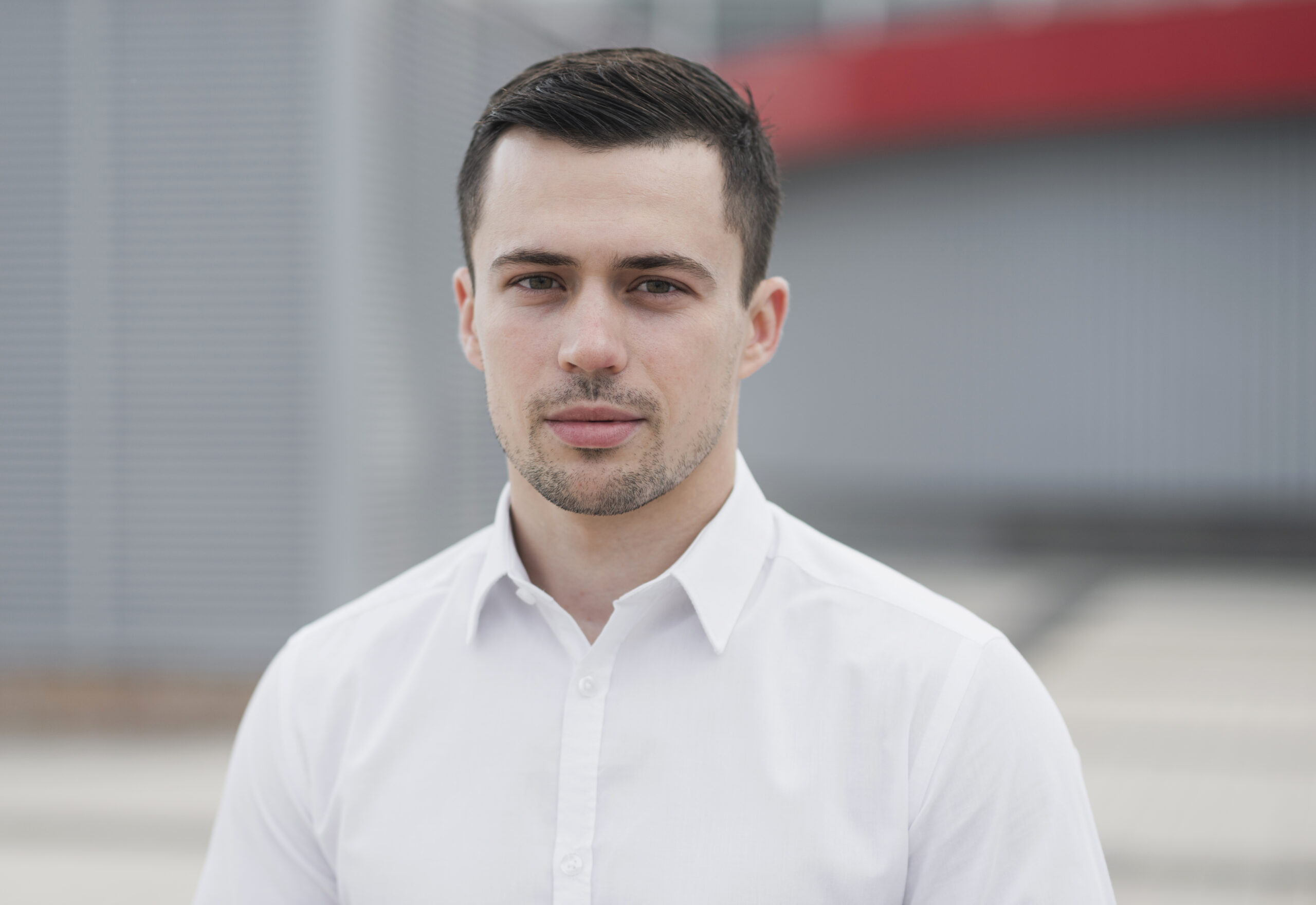 handsome-business-man-posing-close-up